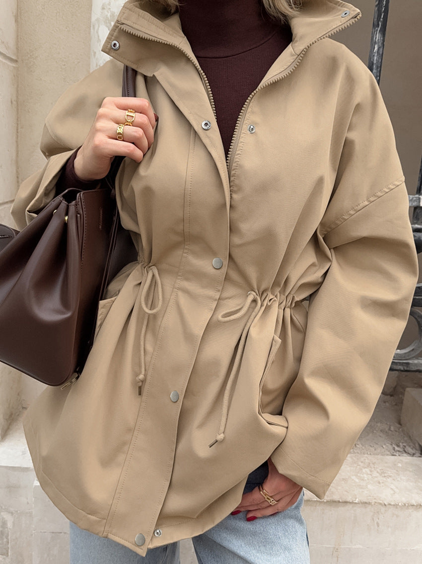 Dames Korte Trenchcoat | Tailleband & Hoge Kraag