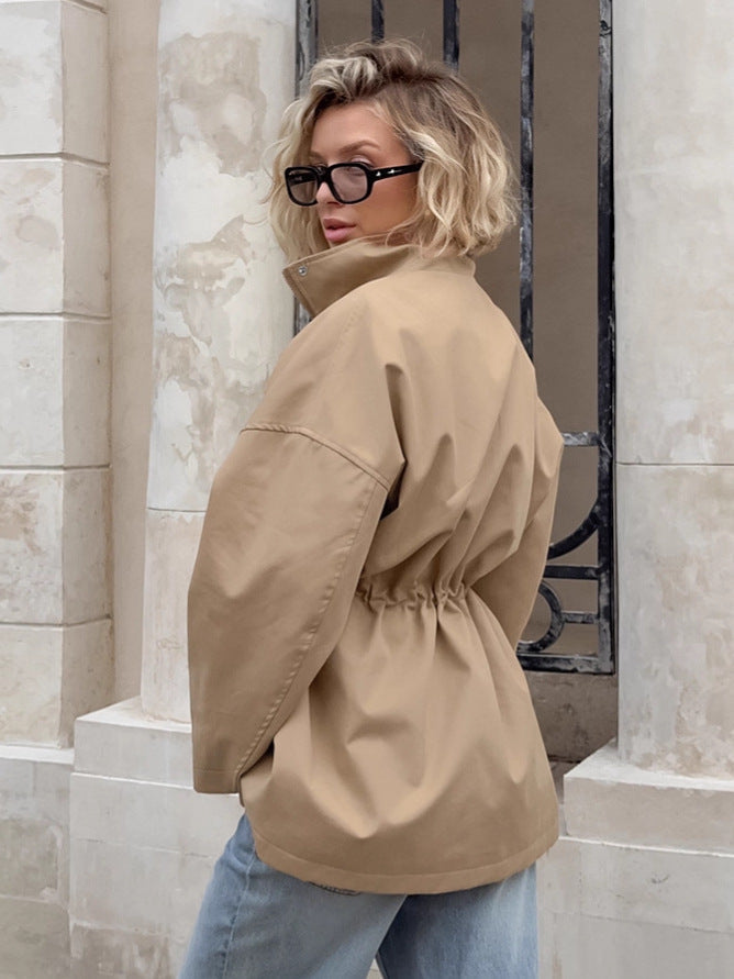 Dames Korte Trenchcoat | Tailleband & Hoge Kraag